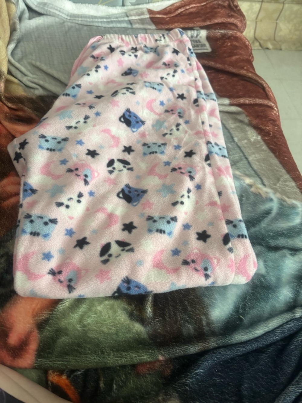 Women’s  Pink Star & Animal Print Fleece Pajama Pants